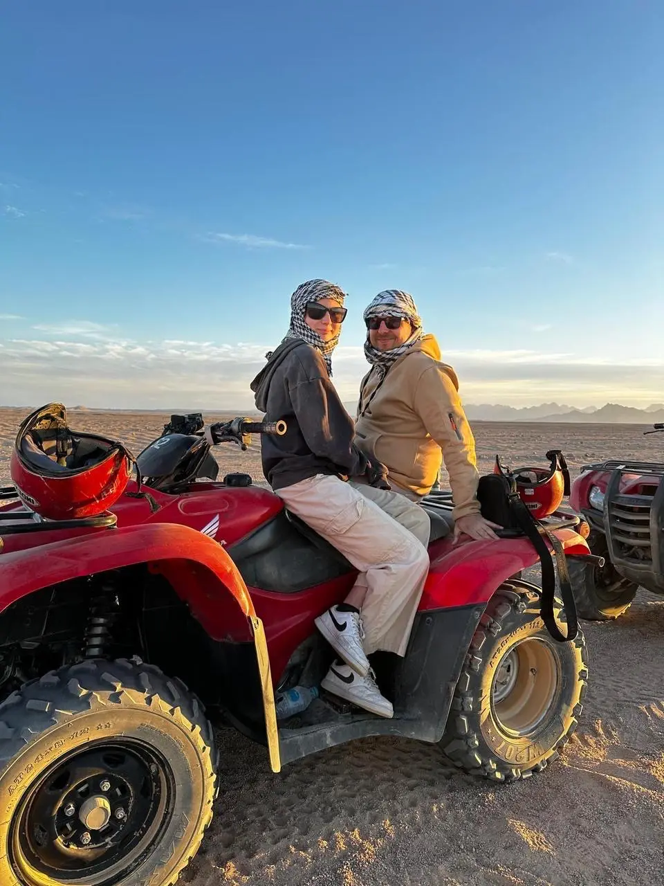 Quad-Tour zu einer Oase in der ägyptischen Wüste